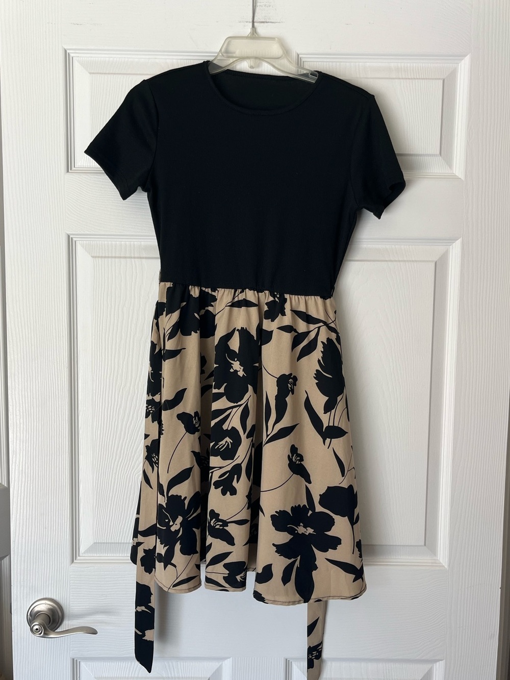 Black & Beige Floral Short Sleeve Fit-and-Flare Dress